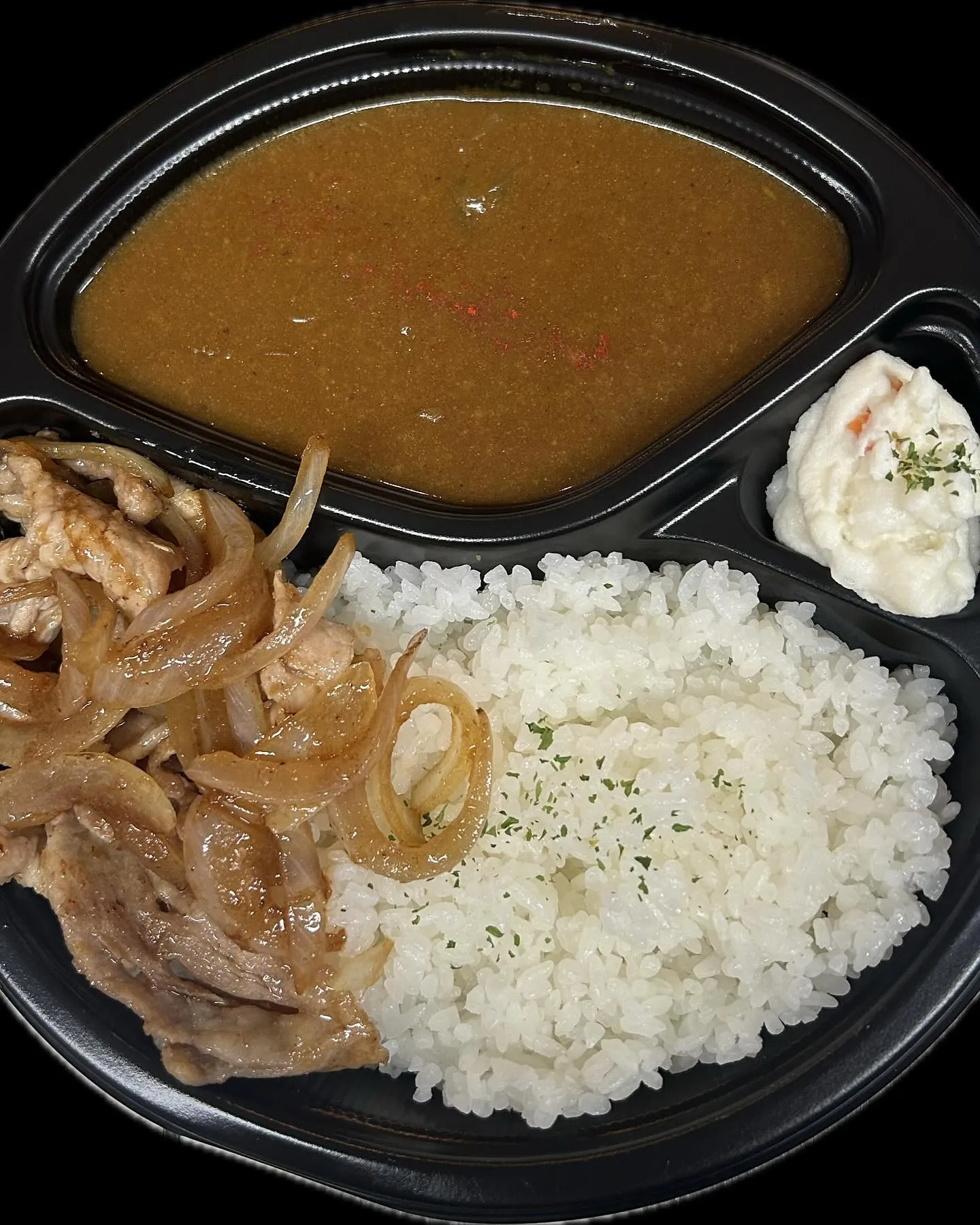 しょうが焼とカレー推しのお昼から呑める🍺定食屋、キングアンド...